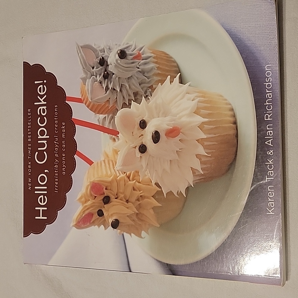 "Hello, Cupcake!" cookbook
